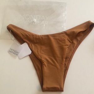 NWT Monday Swimwear Byron Bottoms Size M